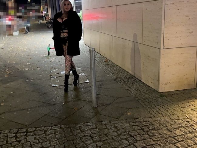 Berlins billigstes flittchen 2 Typen aufgerissen AO